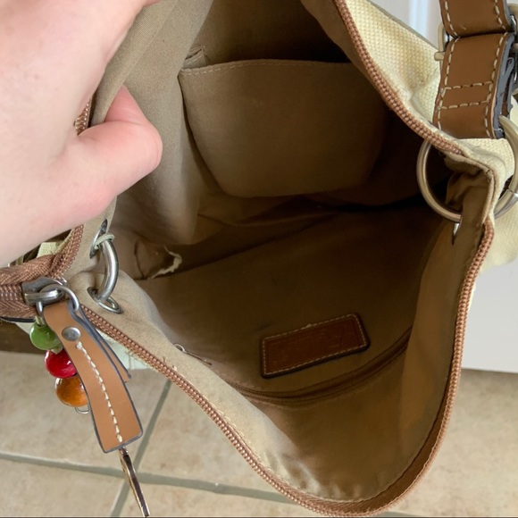 Relic Faux Leather Flower Print Crossbody Purse - Picture 7 of 8